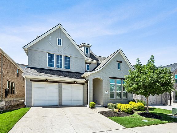 2nd image of 927 Leola Ln