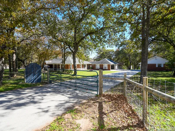 1183 COUNTRY VIEW DR, La Vernia, TX 78121