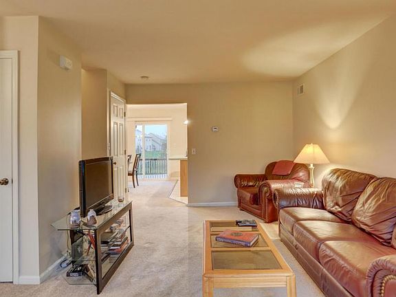 4th image of 304 Red Cedar Ln