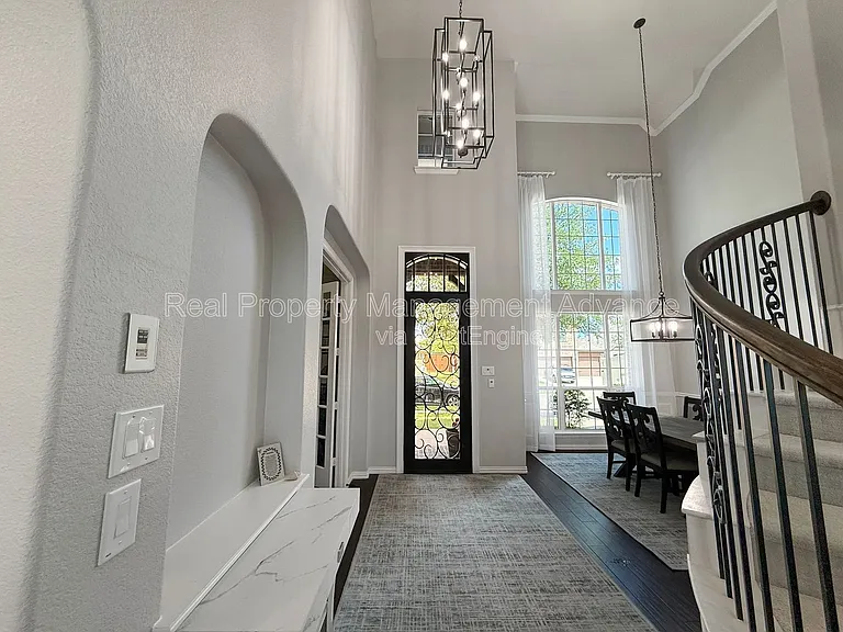 801 Renault Way — Photo 6