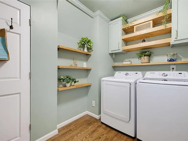 4966 Cambridge Dr — Photo 11