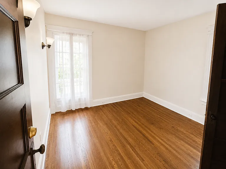 97 Eastwood Pl — Photo 4
