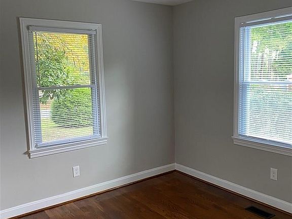 4th image of 118 Clearview Ave