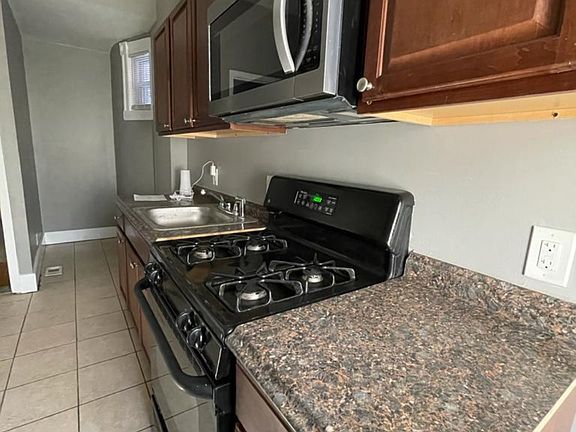 4th image of 1716 Ashburton St
