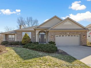 176 Ashridge Dr, Rockford, MI
