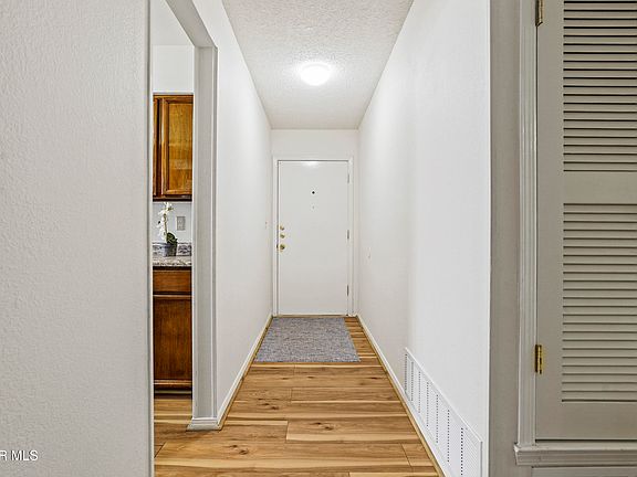 2nd image of 1011 Oneida Dr