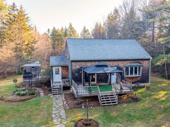 26 Grampys Way, Swanville, ME 04915