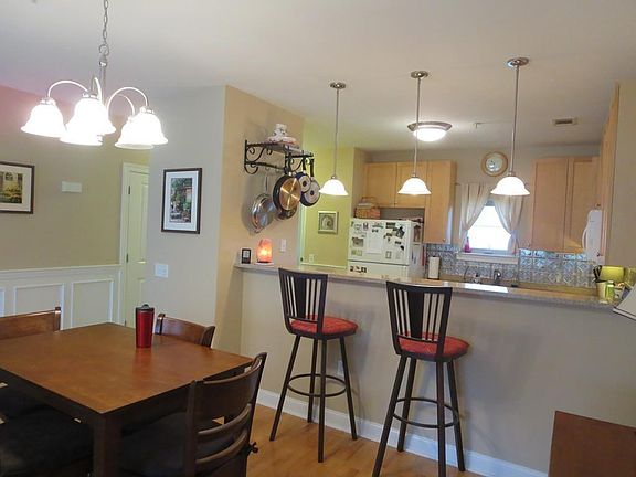 4th image of 1102 Acorn Dr