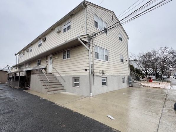 115 Gaston Ave APT 2