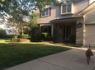 1112 Ridgeview Cir, Lake Orion, MI 48362