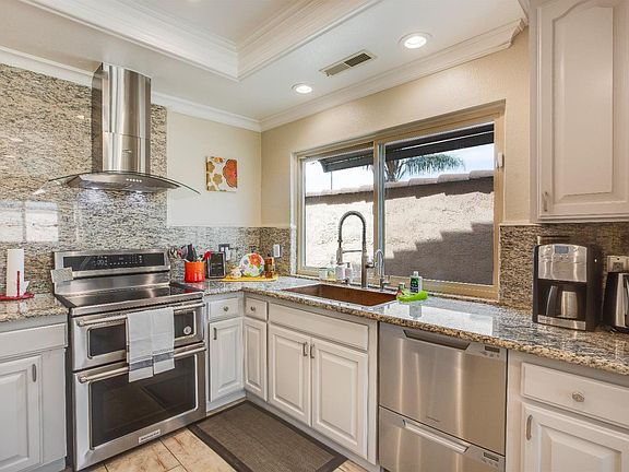 4th image of 3233 Andora Dr