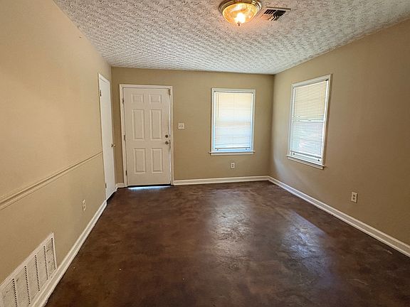 4th image of 1814 Texas Ct