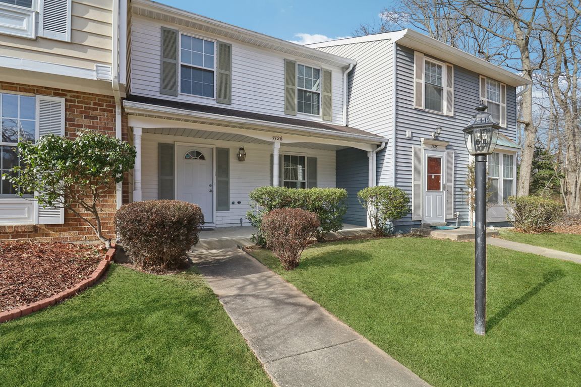 Mandan Rd-L2501-001.jpg