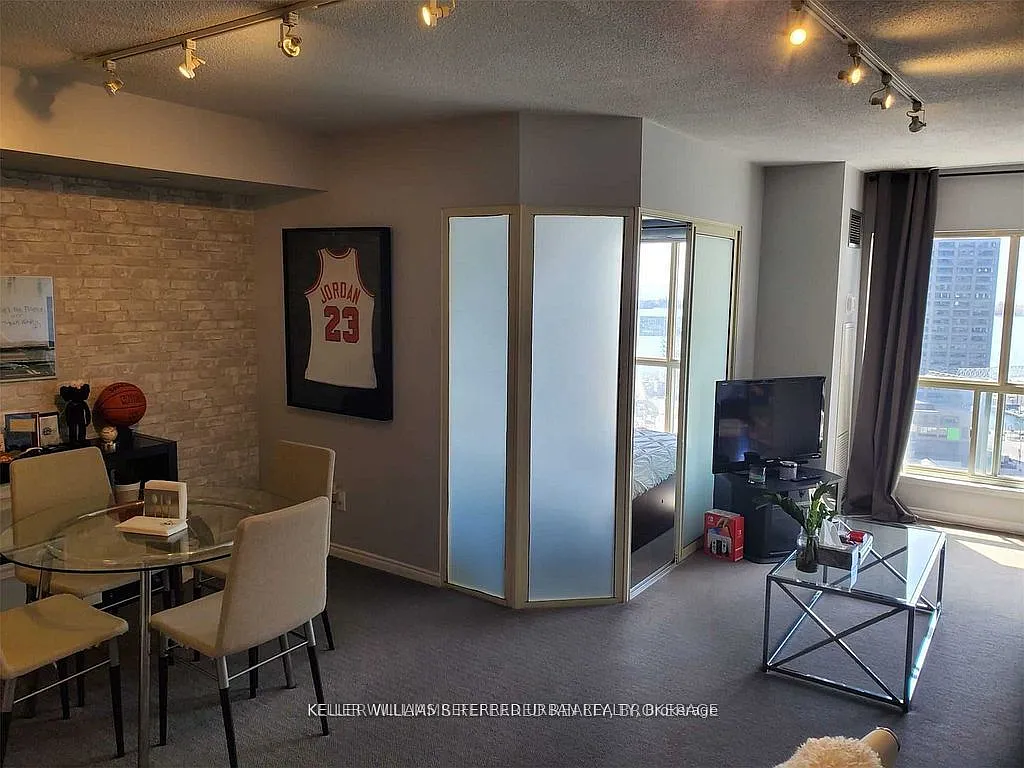 1 bed, $2,300 — Photo 4