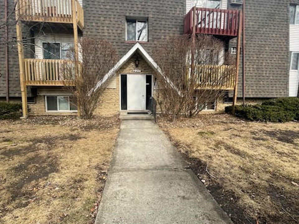 2nd image of 220 Madison St Unit 2D
