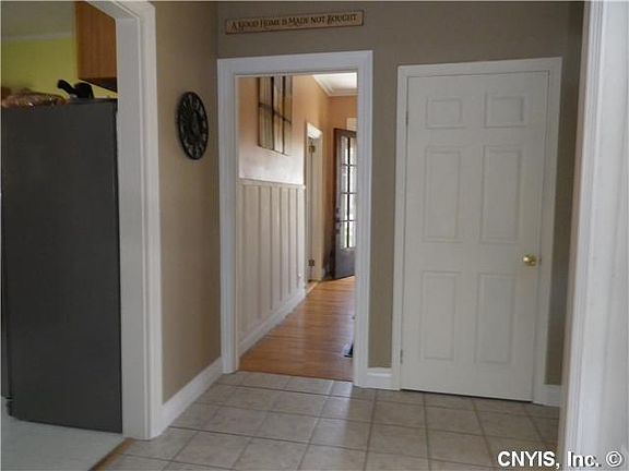 4th image of 2935 Cataract St