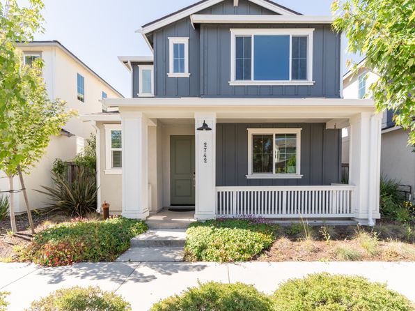 2742 Bella Cir
