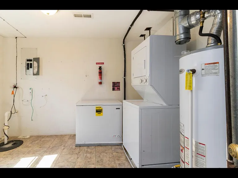 1214 Dewberry Dr — Photo 8
