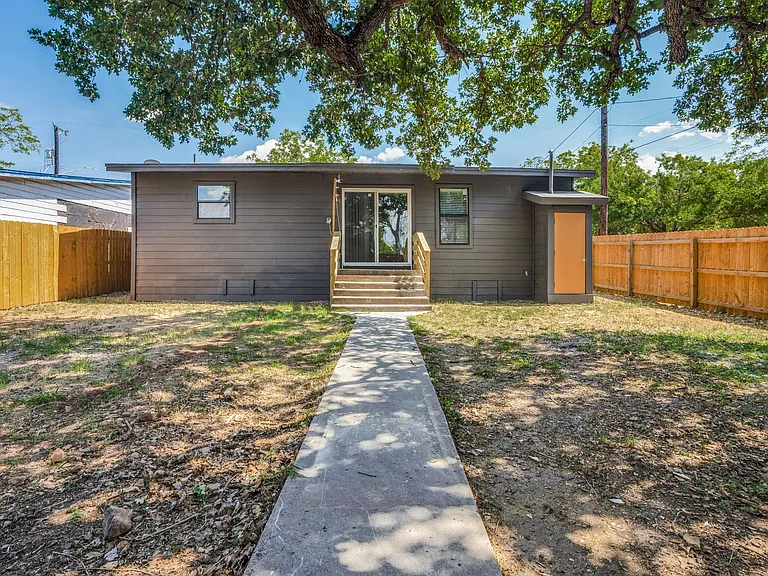 1403 Center St — Photo 25