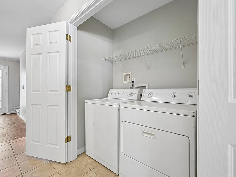 278 S Raleigh St — Photo 28