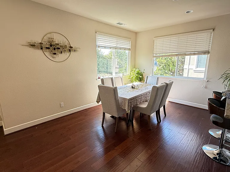 6482 Tralee Village Dr — Photo 2