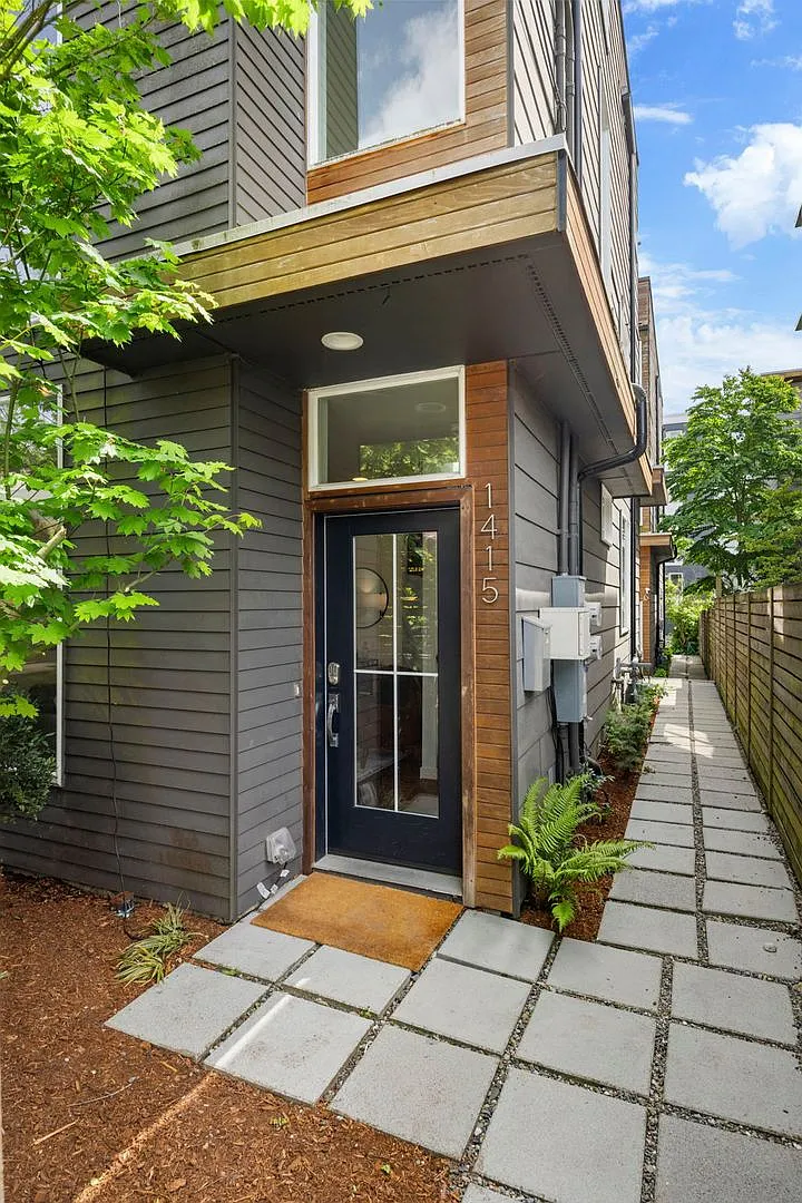 3Bd/2Ba Seattle Townhome — Photo 2