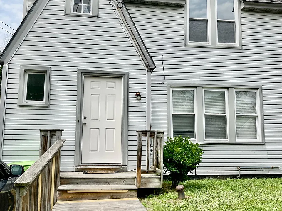 108 Garfield Ave #2