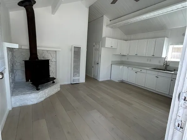 359 Sunset Ln, Sugarloaf, CA 92386