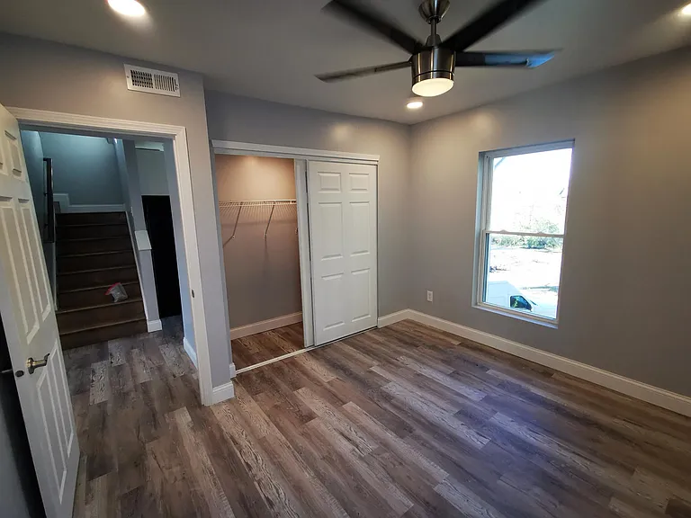 1588 Franklin Ave — Photo 16