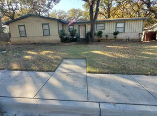 1812 Lynnhaven Rd, Fort Worth, TX 76103