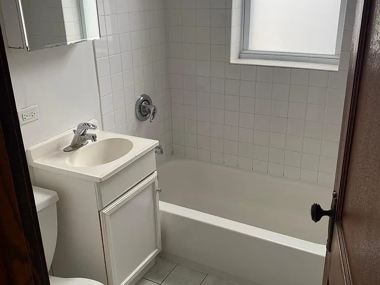 1101 S Racine Ave #2F — Photo 4