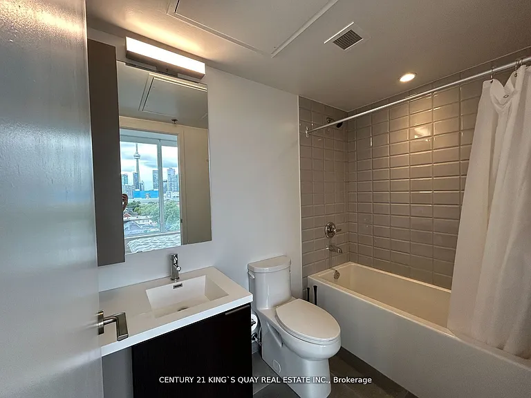 203 College St #702 — Photo 12