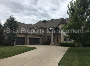 6040 S Black Oak Dr, Springfield, MO 65804