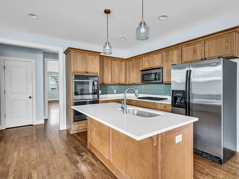 1109B S Douglas Ave — Photo 24
