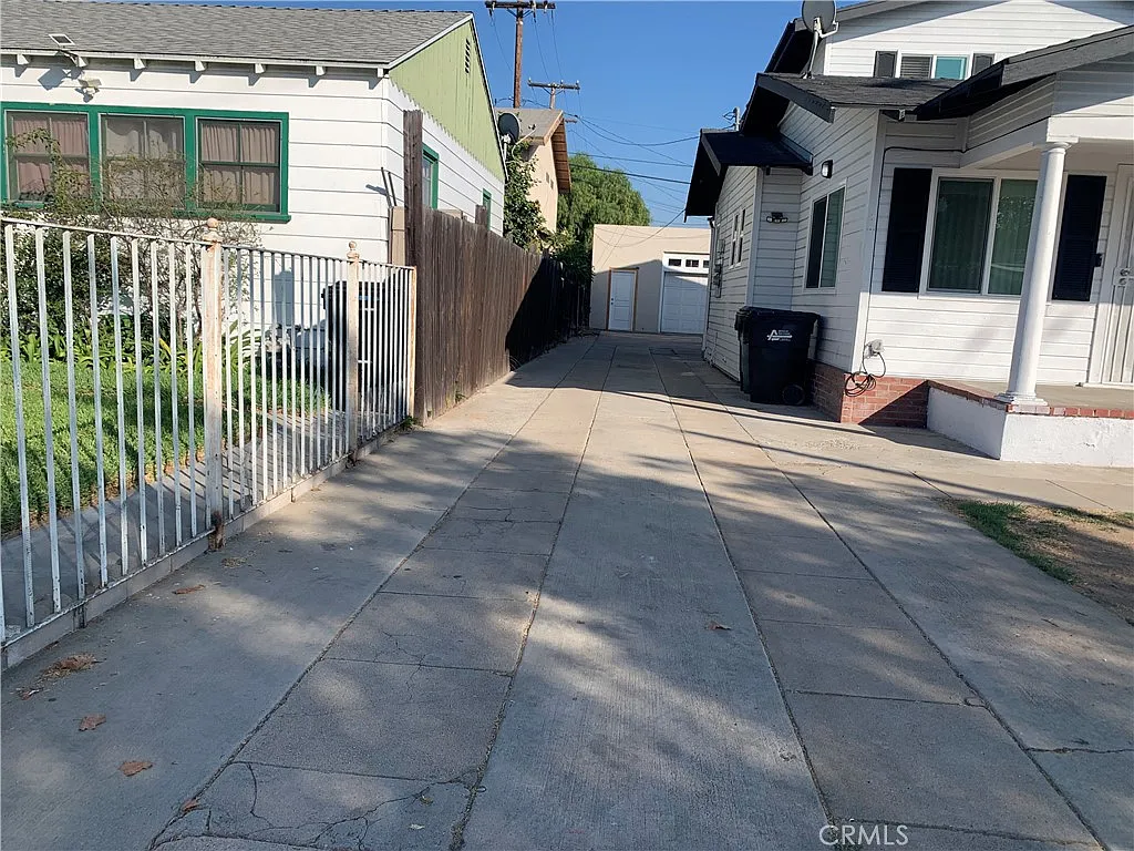 3 bed, 1.5 bath, 1250 sqft, $3,400 — Photo 1