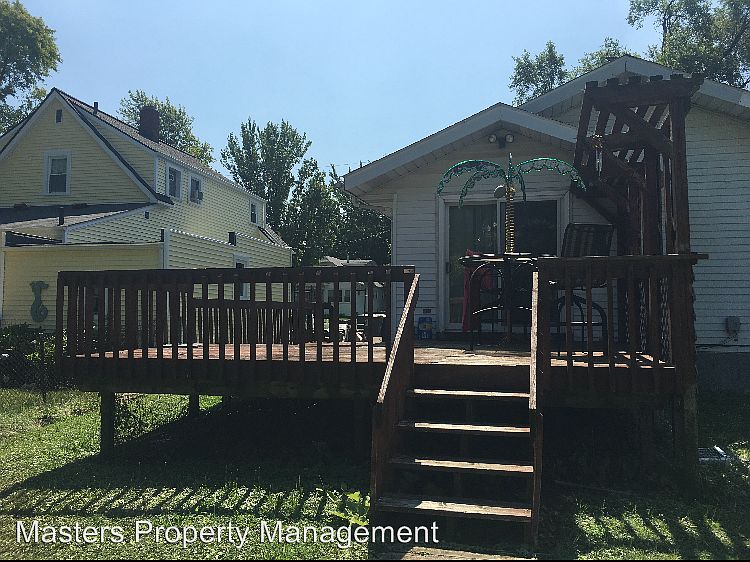 2nd image of 421 W 3rd St
