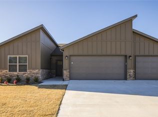 2629 N Justin Dr, Fayetteville, AR 72704