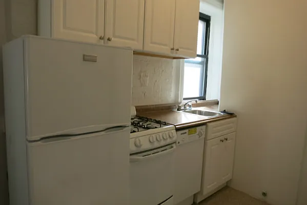 Rented by Manhattan Best Realty, Inc. | media 19