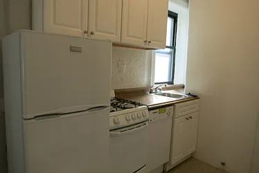 Rented by Manhattan Best Realty, Inc.