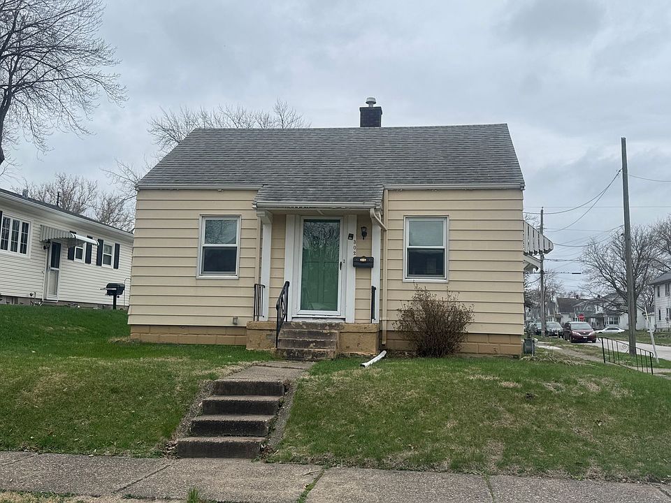 1st image of 302 17th Ave