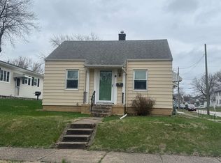 302 17th Ave, Moline, IL