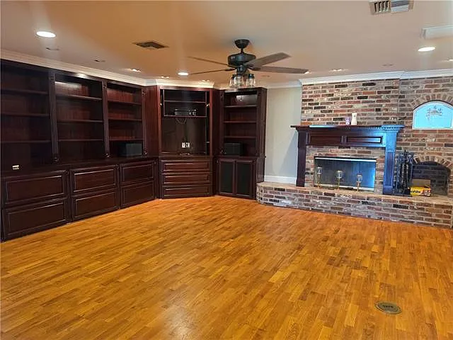 6 bed, 3.0 bath, 4669 sqft, $4,000 — Photo 4