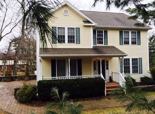 9 Woodland Walk, Derby, CT 06418