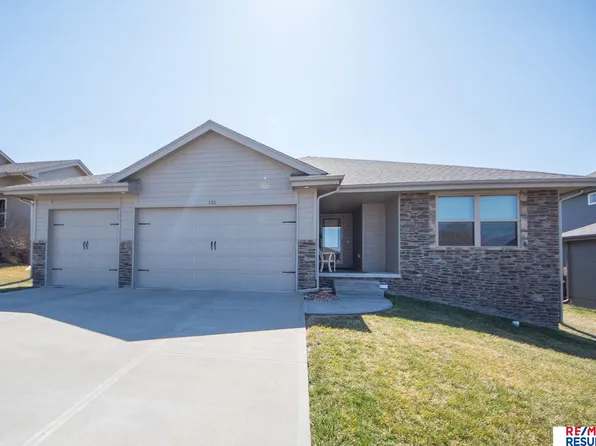 121 Broken Arrow Cir, Yutan, NE 68073
