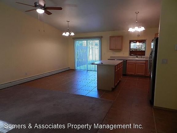4th image of 353 Beaver Blvd