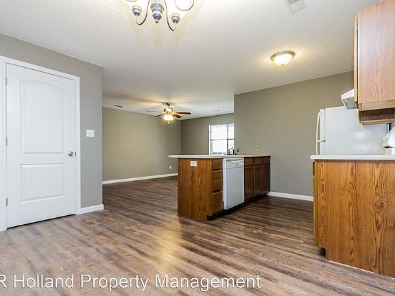 5th image of 228 Savannah Noel St #6628751