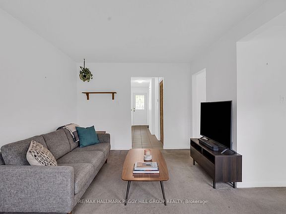 3rd image of 52 Adelaide St #38