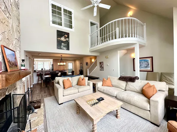 3E Townhouse Square #14, Dover, VT 05356