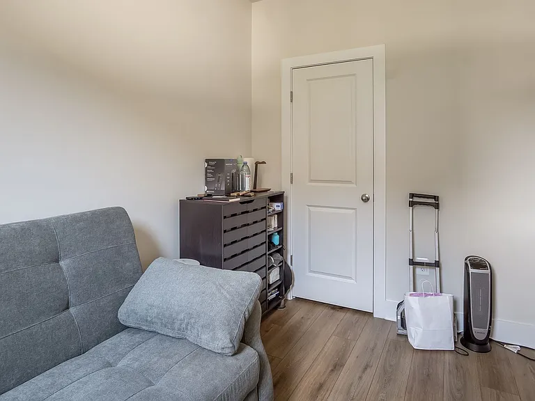 157 Locke St — Photo 7
