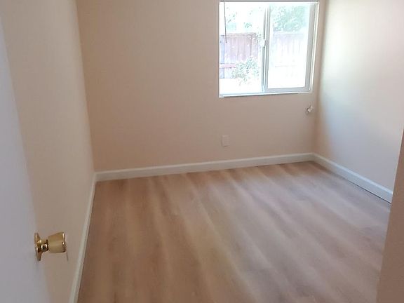 3rd image of 510 Wagtail Dr
